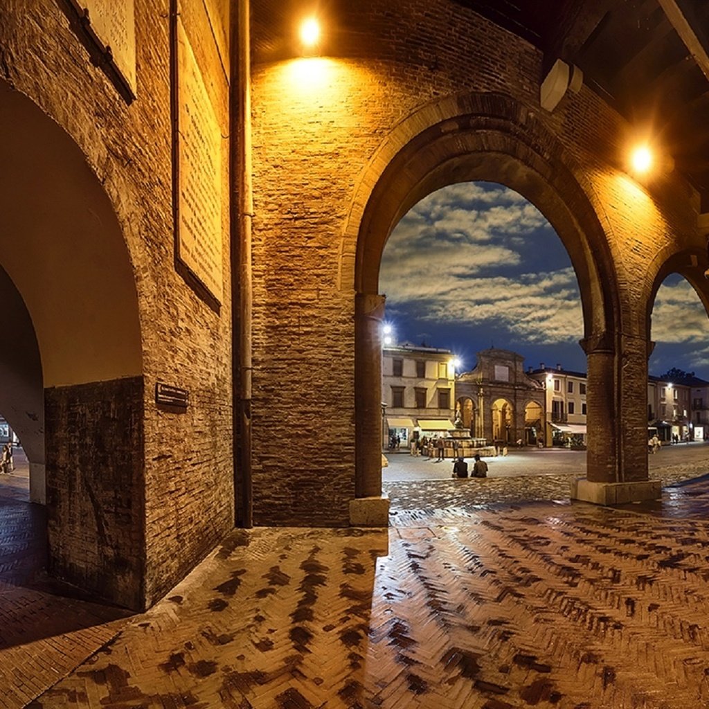 Обои города, италия, рим, ноч, arena palace, cavour square, city, italy, rome, night разрешение 2026x1080 Загрузить