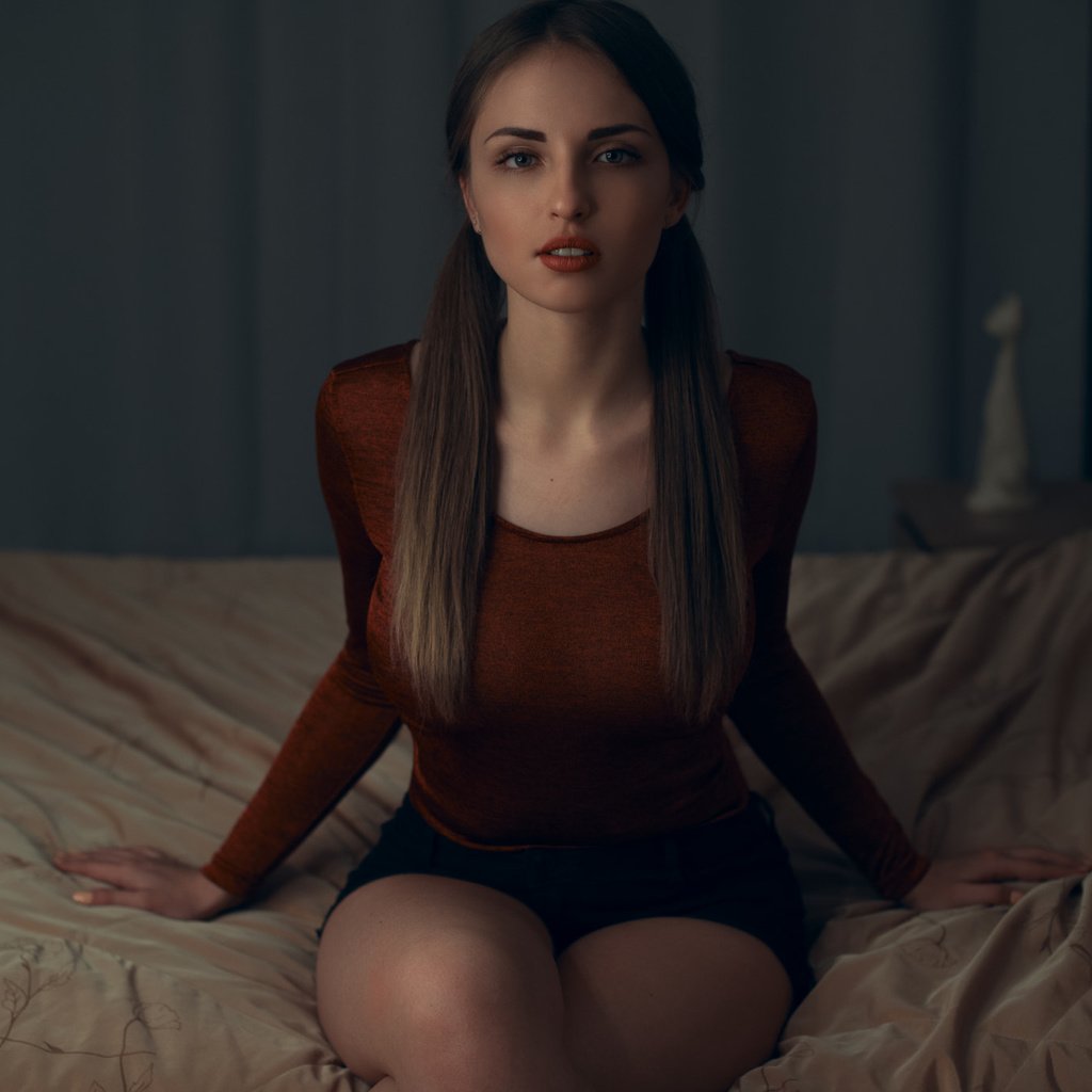 Обои девушка, портрет, взгляд, волосы, лицо, кровать, лера, andrey firsov, girl, portrait, look, hair, face, bed, lera разрешение 2048x1367 Загрузить