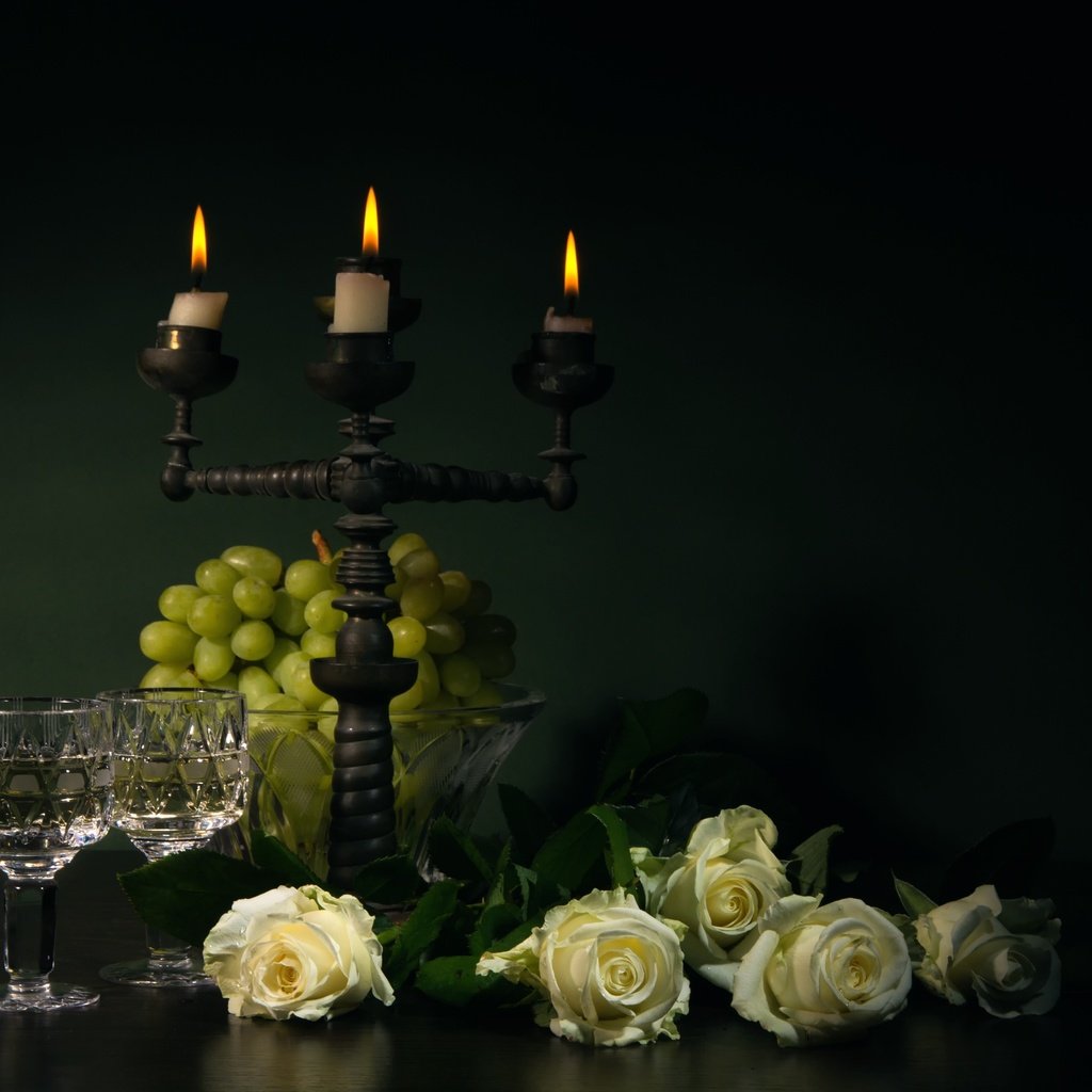 Обои цветы, свечи, виноград, розы, черный фон, натюрморт, нат, flowers, candles, grapes, roses, black background, still life, nat разрешение 2500x1965 Загрузить