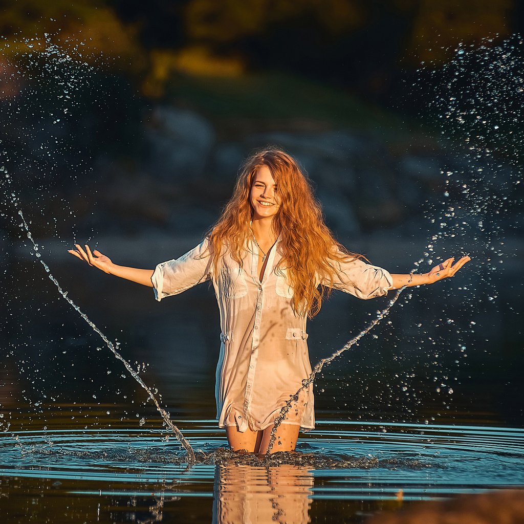 Обои вода, девушка, фон, улыбка, взгляд, брызги, рыжеволосая, water, girl, background, smile, look, squirt, redhead разрешение 1920x1200 Загрузить