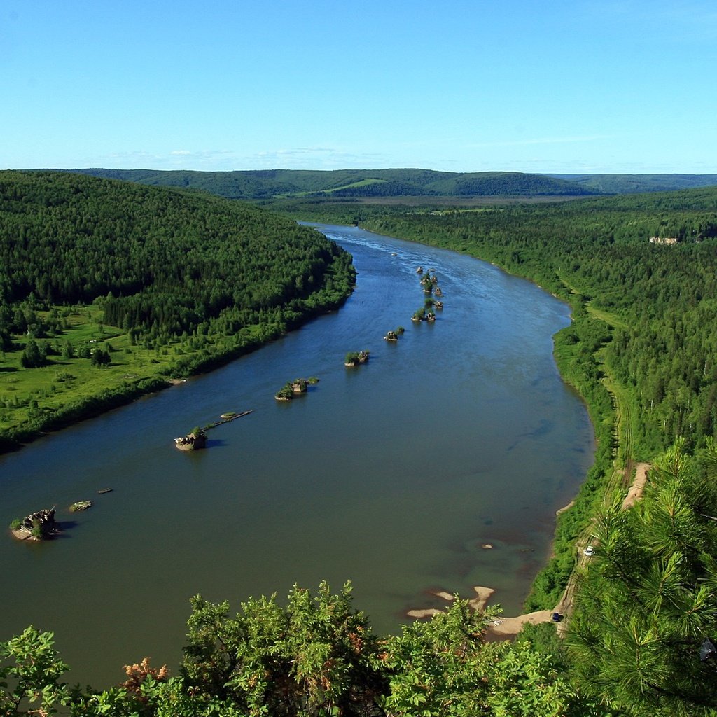 Обои небо, деревья, река, лес, гора, россия, the sky, trees, river, forest, mountain, russia разрешение 1920x1080 Загрузить