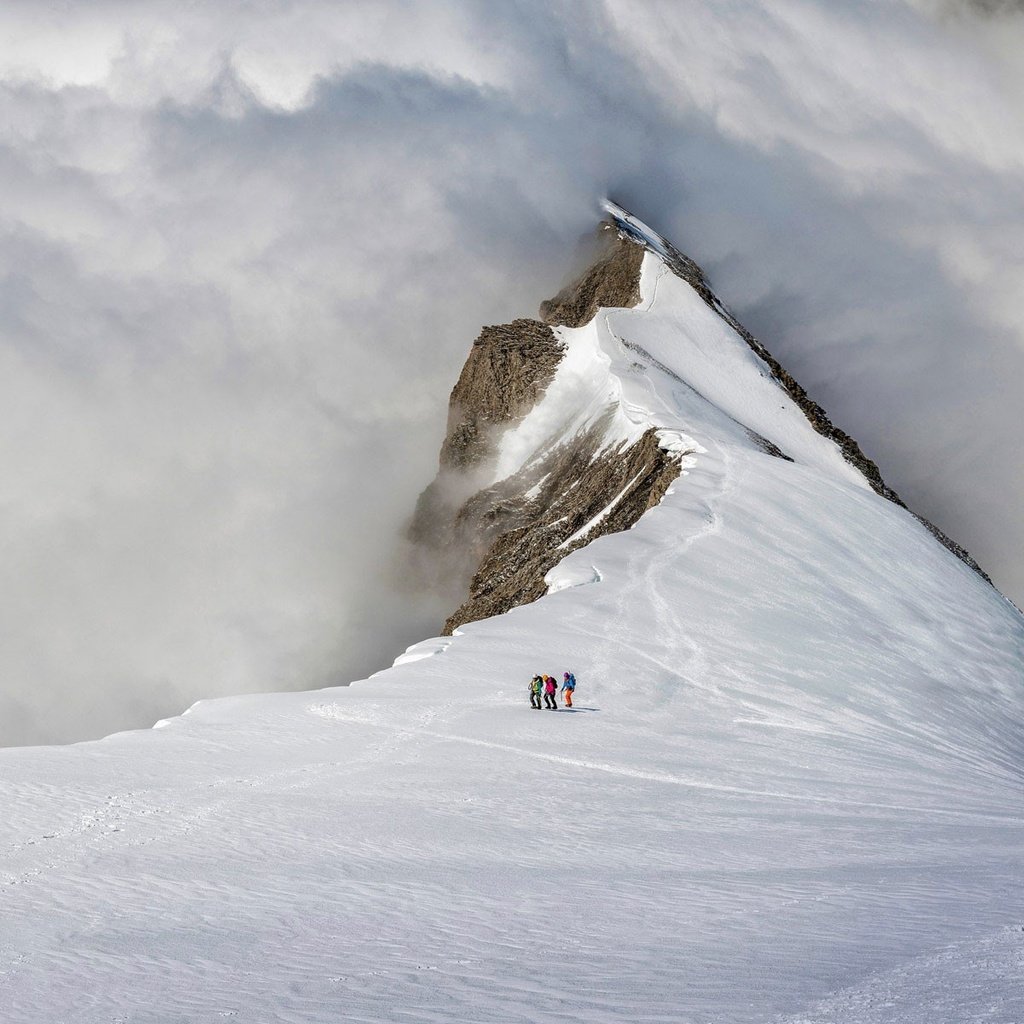 Обои снег, гора, швейцария, альпинисты, snow, mountain, switzerland, climbers разрешение 1920x1200 Загрузить