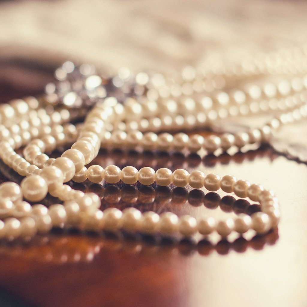 Обои кольца, украшение, ожерелье, жемчуг, жемчужное ожерелье, ring, decoration, necklace, pearl, pearl necklace разрешение 1920x1200 Загрузить