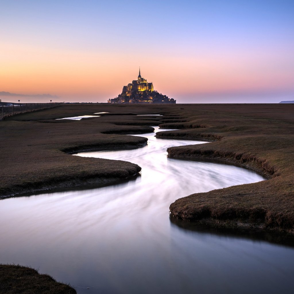 Обои вода, вечер, горизонт, франция, нормандия, мон сен-мишель, water, the evening, horizon, france, normandy, mont saint-michel разрешение 2560x1621 Загрузить