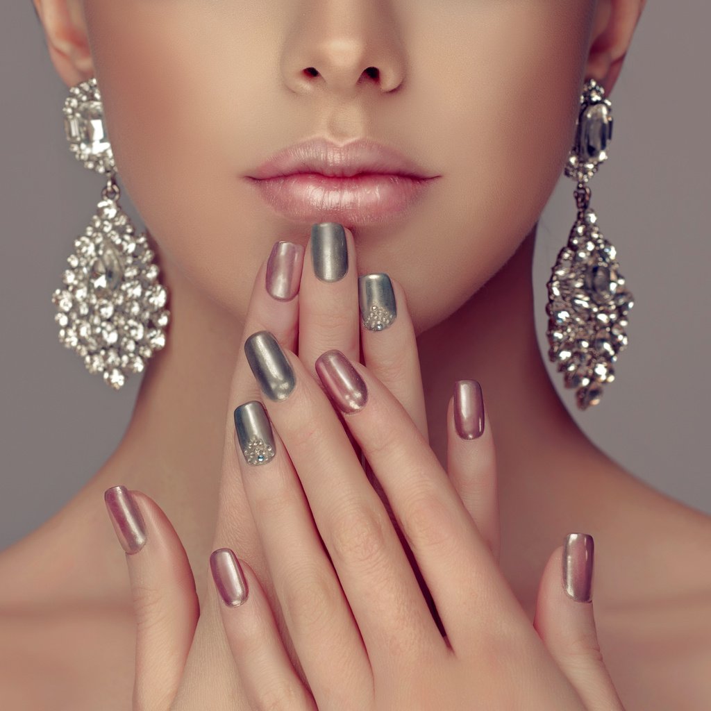 Обои девушка, губы, лицо, руки, маникюр, girl, lips, face, hands, manicure разрешение 3864x2882 Загрузить