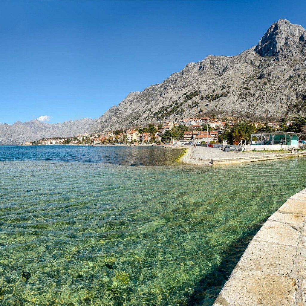 Обои небо, горы, город, залив, здания, черногория, котор, the sky, mountains, the city, bay, building, montenegro, to разрешение 2115x1100 Загрузить