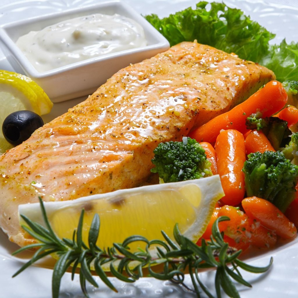 Обои розмарин, лимон, рыба, морковь, соус, маслины, морепродукты, брокколи, лосось, rosemary, lemon, fish, carrots, sauce, olives, seafood, broccoli, salmon разрешение 2000x1333 Загрузить