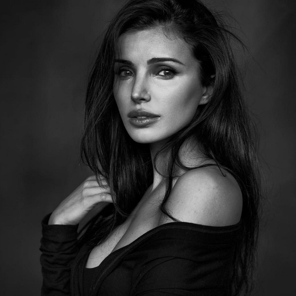 Обои девушка, peter coulson, взгляд, модель, волосы, лицо, декольте, таня, голое плечо, girl, look, model, hair, face, neckline, tanya, bare shoulder разрешение 1920x1439 Загрузить