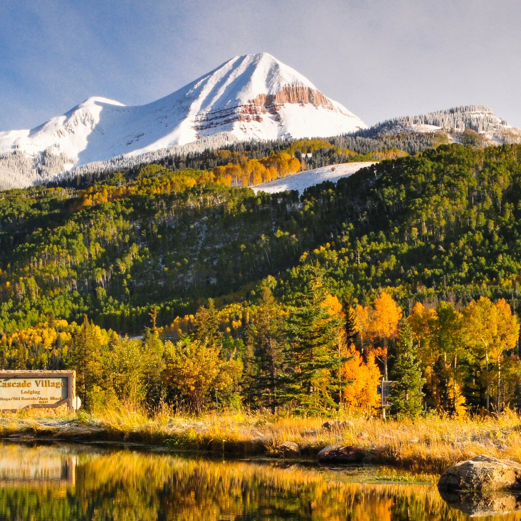 Обои озеро, горы, природа, лес, отражение, пейзаж, осень, kit frost, lake, mountains, nature, forest, reflection, landscape, autumn разрешение 3840x2400 Загрузить