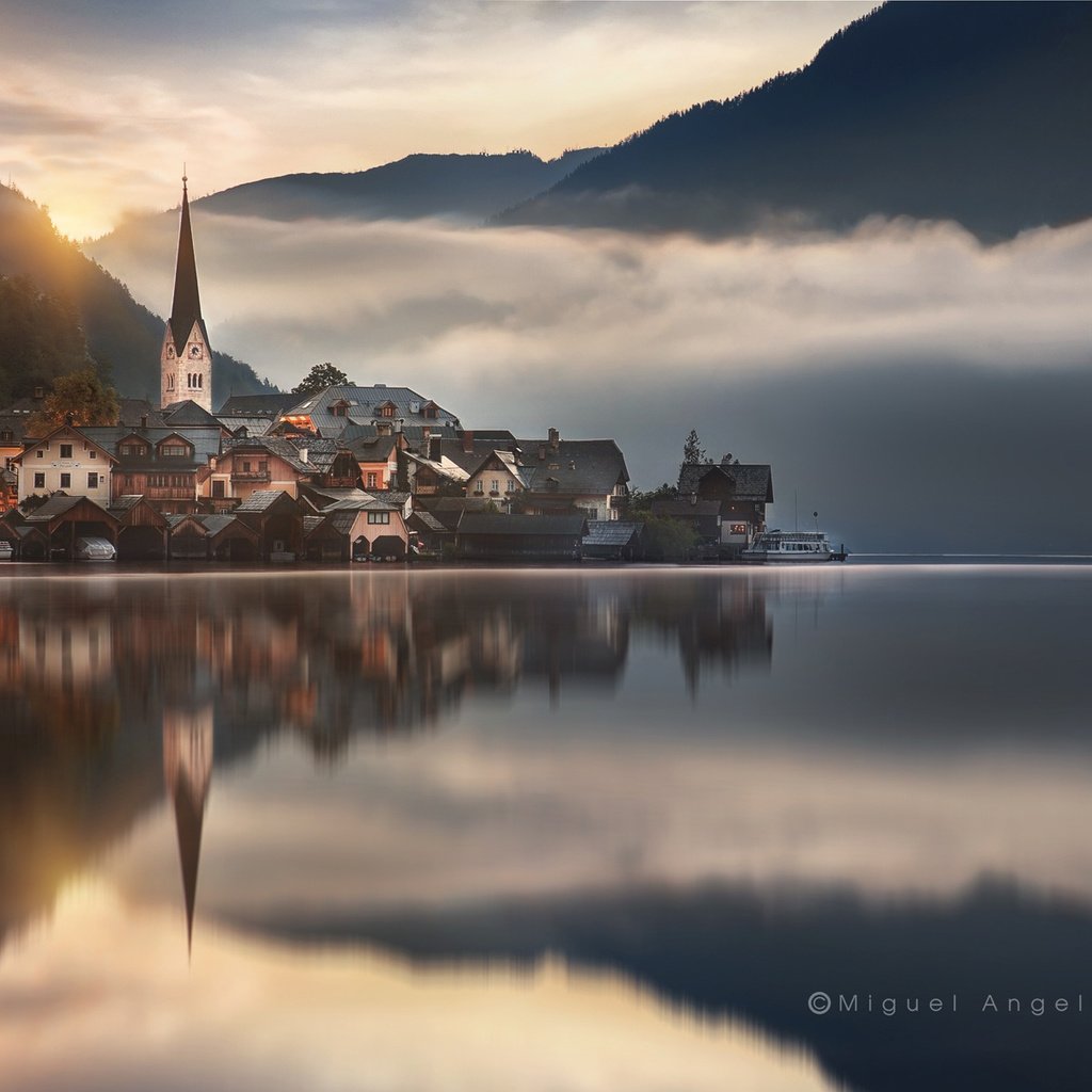 Обои озеро, горы, туман, город, австрия, дома, хальштадт, lake, mountains, fog, the city, austria, home, hallstadt разрешение 1920x1200 Загрузить