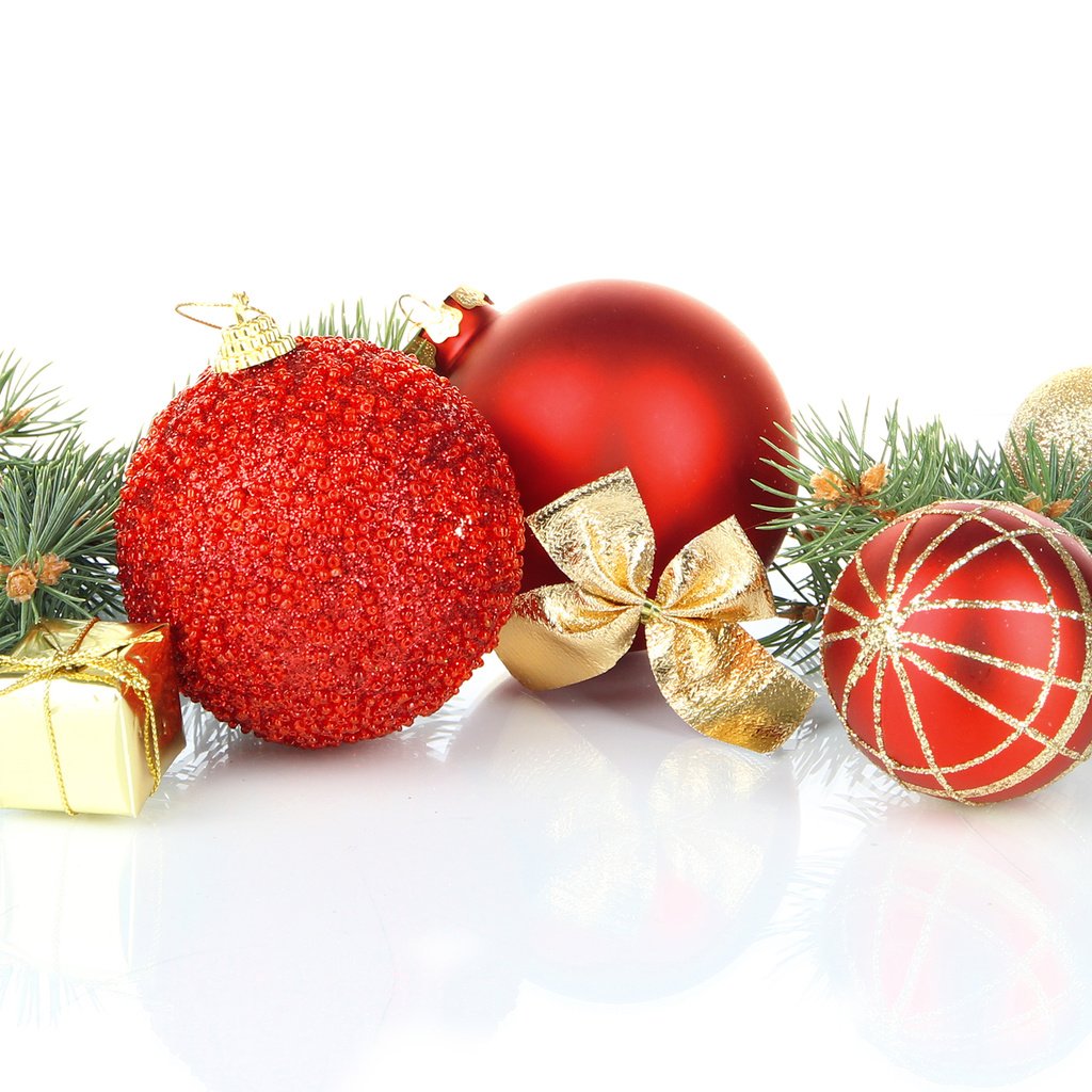 Обои новый год, шары, украшения, хвоя, рождество, шишки, елочные игрушки, new year, balls, decoration, needles, christmas, bumps, christmas decorations разрешение 2560x1440 Загрузить