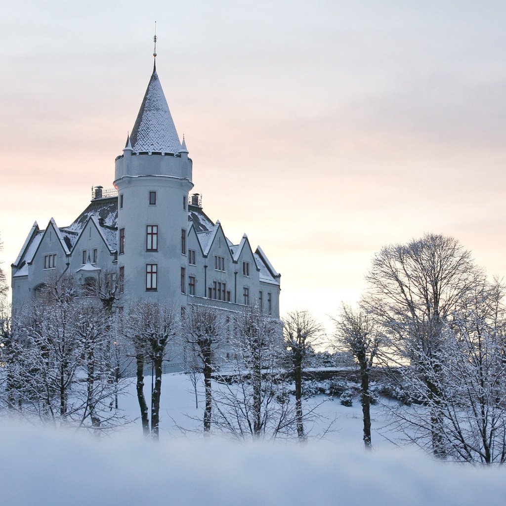 Обои зима, парк, замок, норвегии, берген, winter, park, castle, norway, bergen разрешение 1920x1200 Загрузить