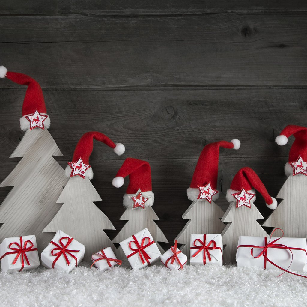 Обои снег, новый год, подарки, елочки, рождество, декор, snow, new year, gifts, christmas trees, christmas, decor разрешение 1920x1200 Загрузить