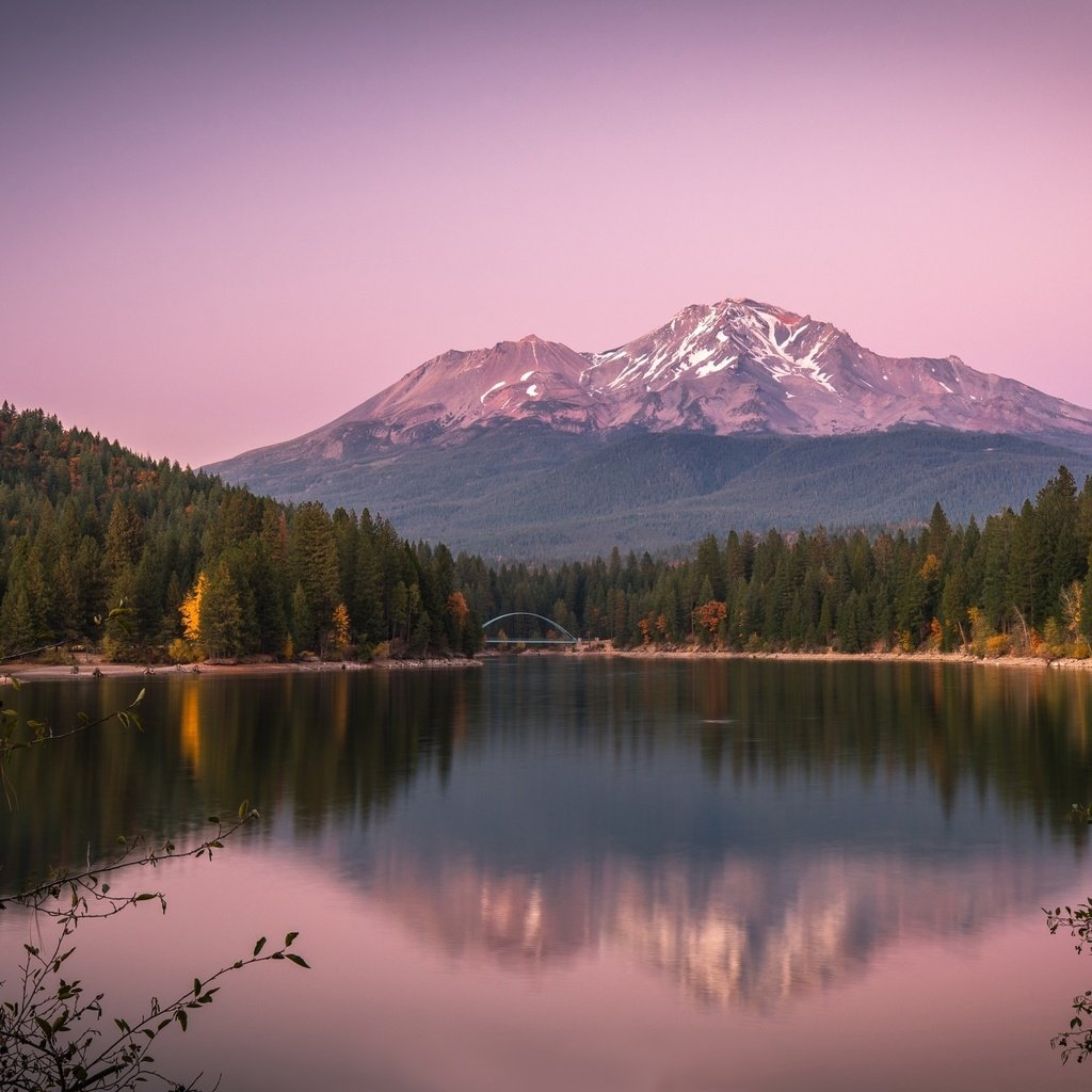 Обои озеро, горы, отражение, осень, гладь, lake, mountains, reflection, autumn, surface разрешение 2560x1600 Загрузить