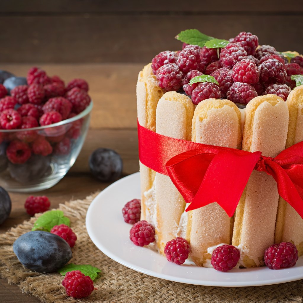 Обои малина, ягоды, торт, десерт, бант, сливы, савоярди, raspberry, berries, cake, dessert, bow, plum, savoiardi разрешение 6000x4000 Загрузить