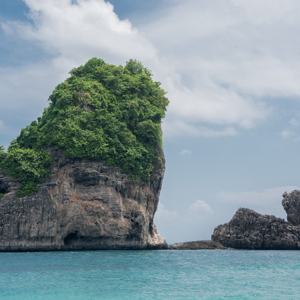 Обои небо, облака, море, острова, таиланд, утес, пхи-пхи, the sky, clouds, sea, islands, thailand, rock, phi phi разрешение 6016x4016 Загрузить