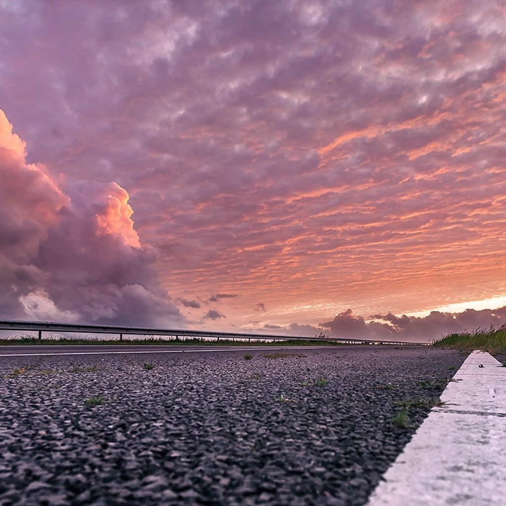 Обои небо, дорога, облака, берег, закат, пейзаж, горизонт, сумерки, the sky, road, clouds, shore, sunset, landscape, horizon, twilight разрешение 1920x1080 Загрузить