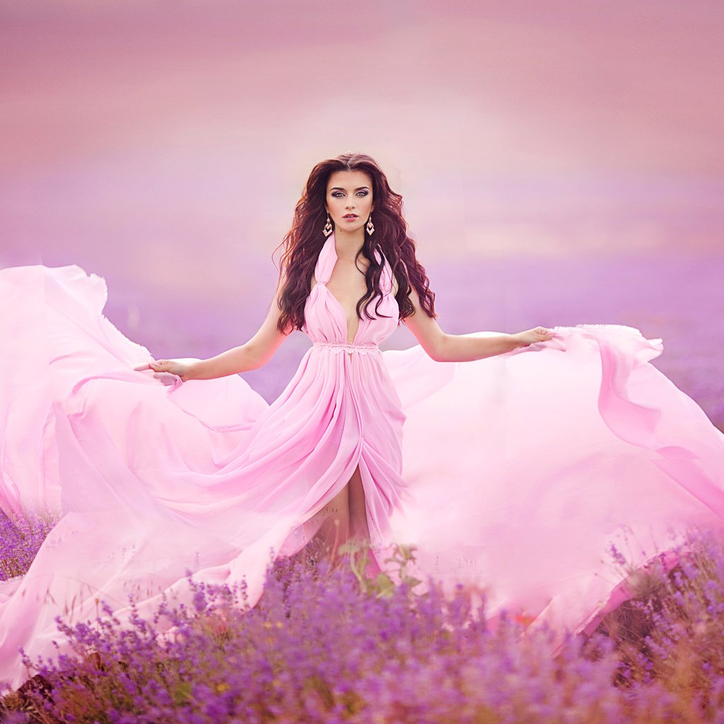 Обои розовое платье, цветы, девушка, поле, лаванда, взгляд, модель, лицо, длинные волосы, pink dress, flowers, girl, field, lavender, look, model, face, long hair разрешение 3000x2280 Загрузить
