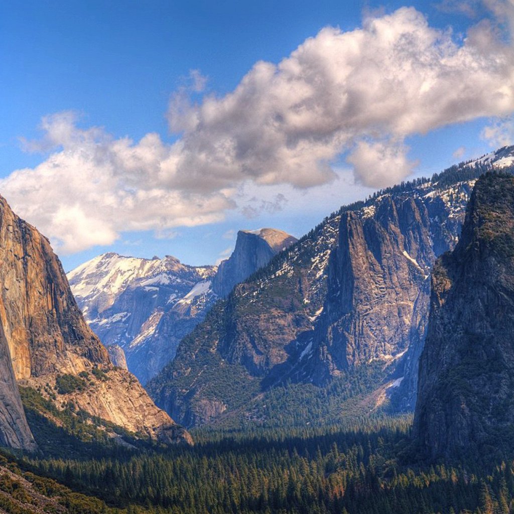 Обои облака, горы, скалы, лес, водопад, clouds, mountains, rocks, forest, waterfall разрешение 1920x1080 Загрузить