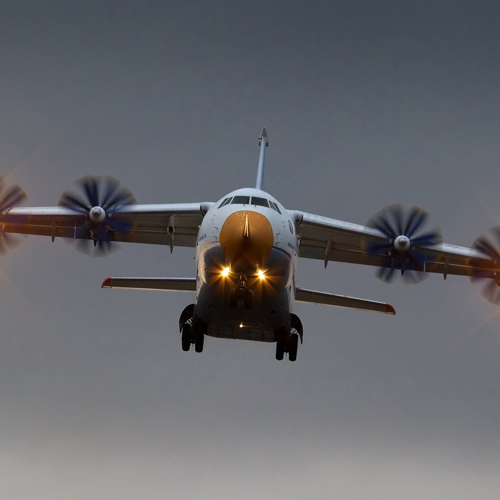 Обои огни, самолет, полет, авиация, транспортник, грузовой, ан-70, lights, the plane, flight, aviation, freighter, cargo, the an-70 разрешение 1920x1200 Загрузить