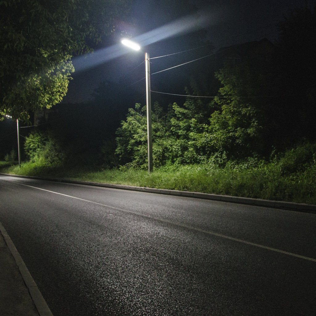 Обои дорога, ночь, фонарь, темный фон, асфальт, road, night, lantern, the dark background, asphalt разрешение 2112x1188 Загрузить