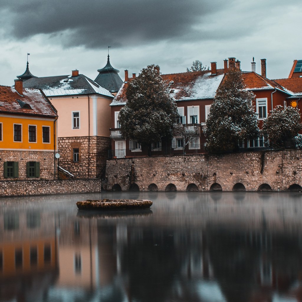 Обои озеро, снег, отражение, город, дома, туча, венгрия, тапольца, lake, snow, reflection, the city, home, cloud, hungary, tapolca разрешение 2112x1188 Загрузить