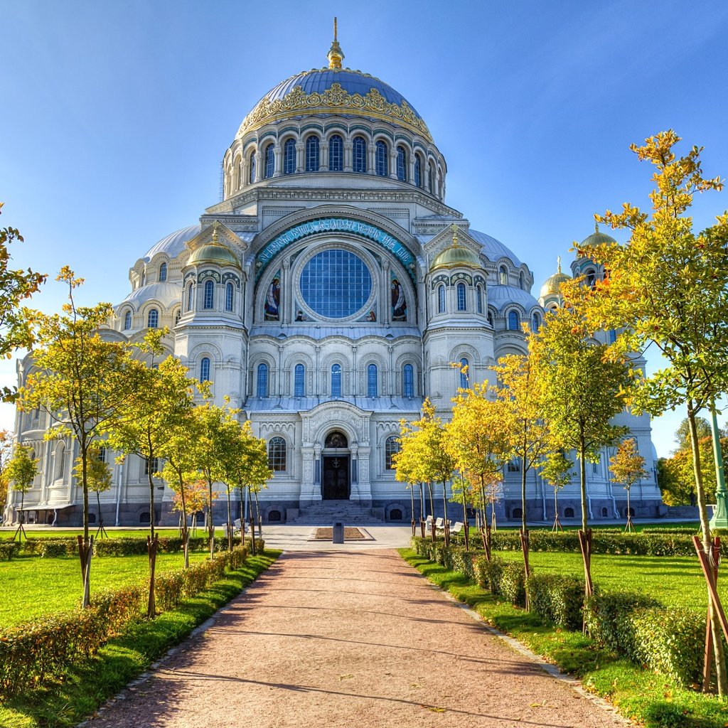 Обои небо, кронштадт, санкт- петербург, деревья, naval cathedral of st. nicholas, санкт петербург, храм, kronstadt, собор, дорожка, россия, санкт-петербург, кафедральный, морской никольский собор, the sky, trees, temple, cathedral, track, russia, saint petersburg разрешение 3840x2560 Загрузить