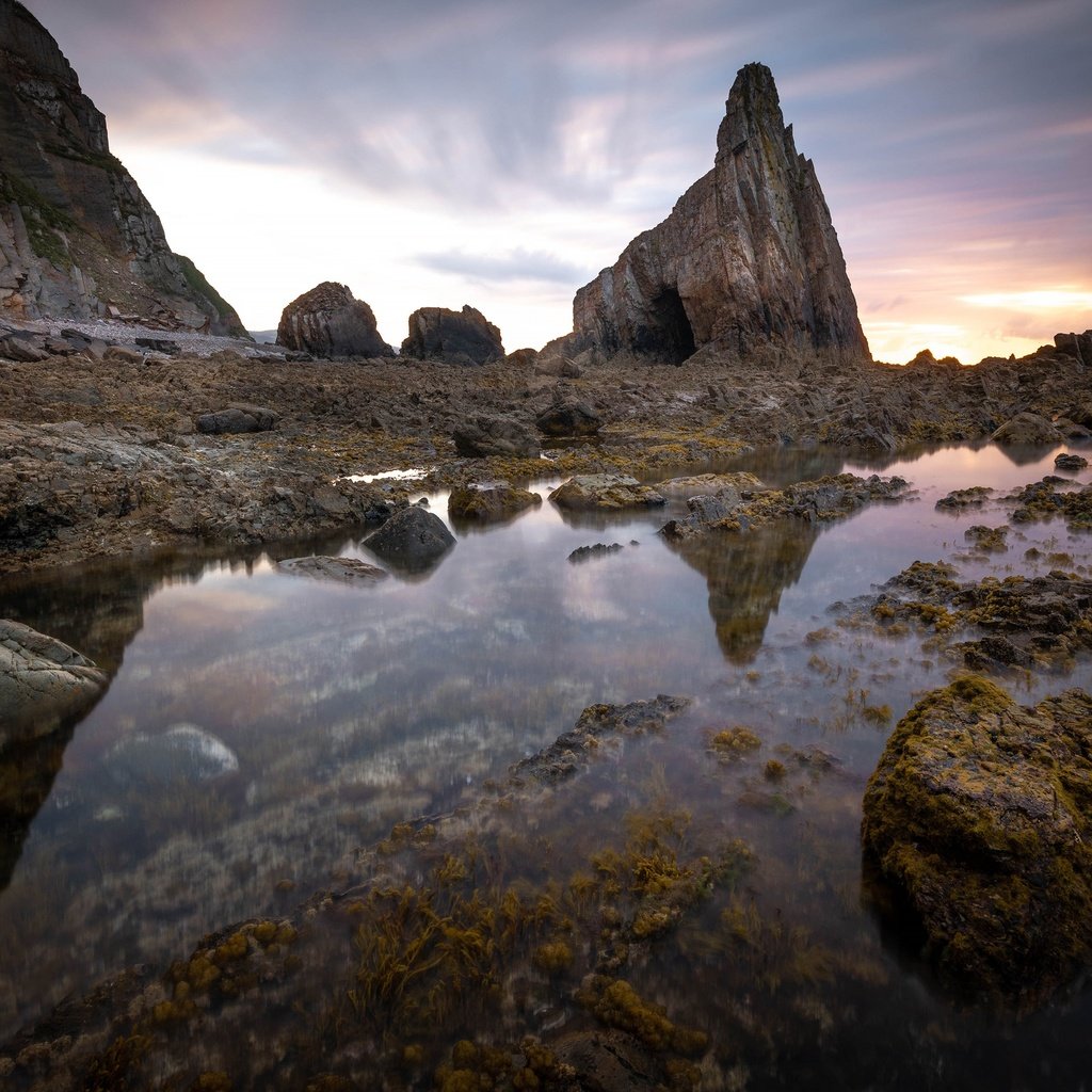 Обои небо, вечер, скалы, камни, берег, отражение, море, the sky, the evening, rocks, stones, shore, reflection, sea разрешение 3840x2160 Загрузить