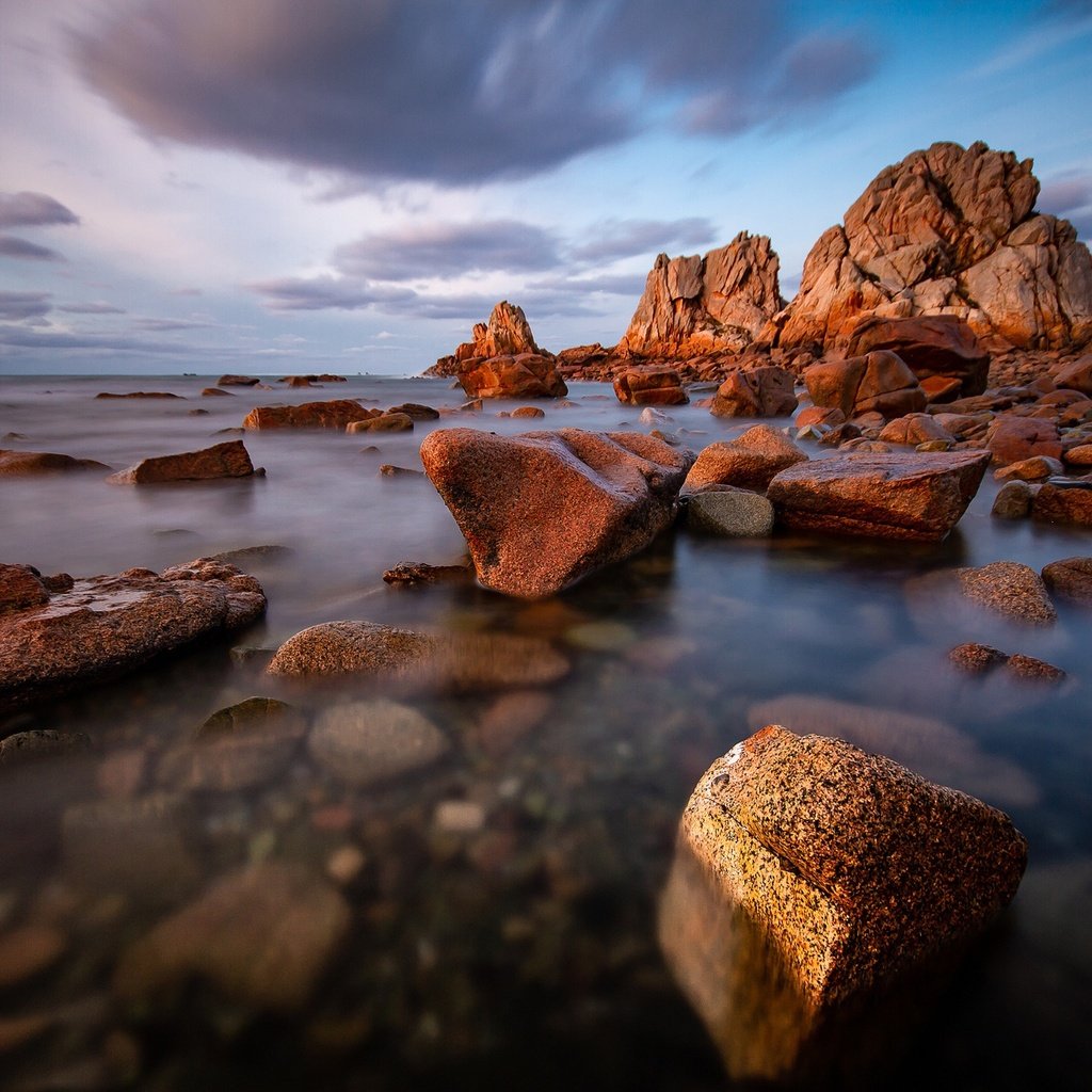 Обои скалы, камни, побережье, франция, бретань, rocks, stones, coast, france, brittany разрешение 2048x1365 Загрузить