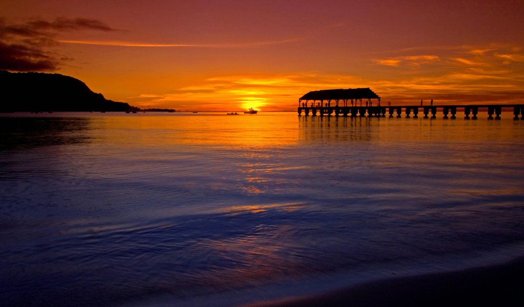 Обои небо, берег, закат, море, горизонт, пирс, причал, водная гладь, the sky, shore, sunset, sea, horizon, pierce, pier, water surface разрешение 2000x1333 Загрузить