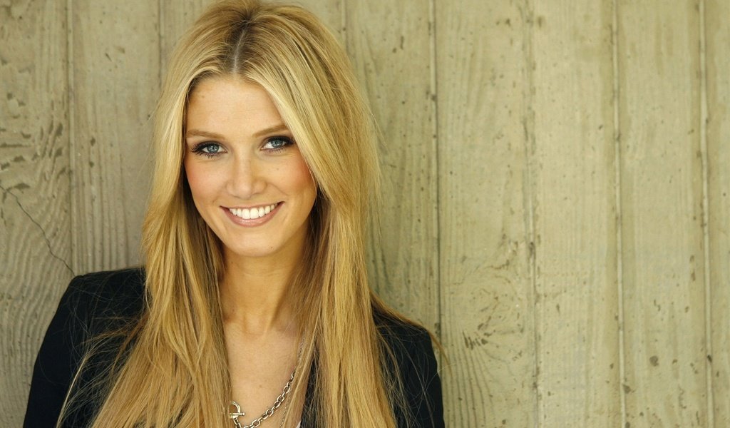 Обои улыбка, забор, певица, дельта гудрем, smile, the fence, singer, delta goodrem разрешение 1920x1200 Загрузить