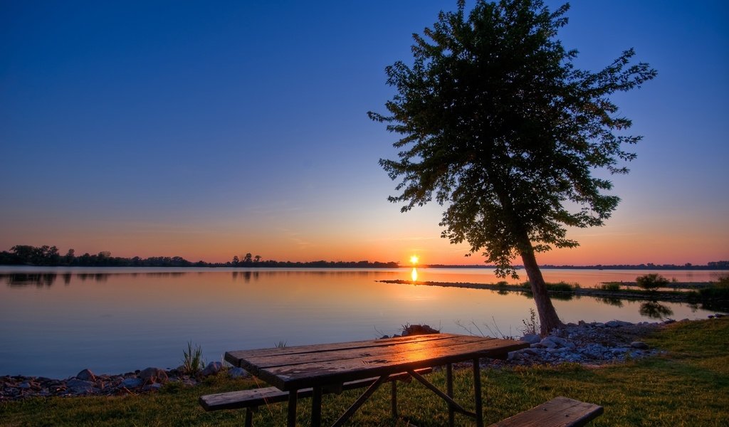 Обои озеро, дерево, закат, стол, lake, tree, sunset, table разрешение 2560x1600 Загрузить