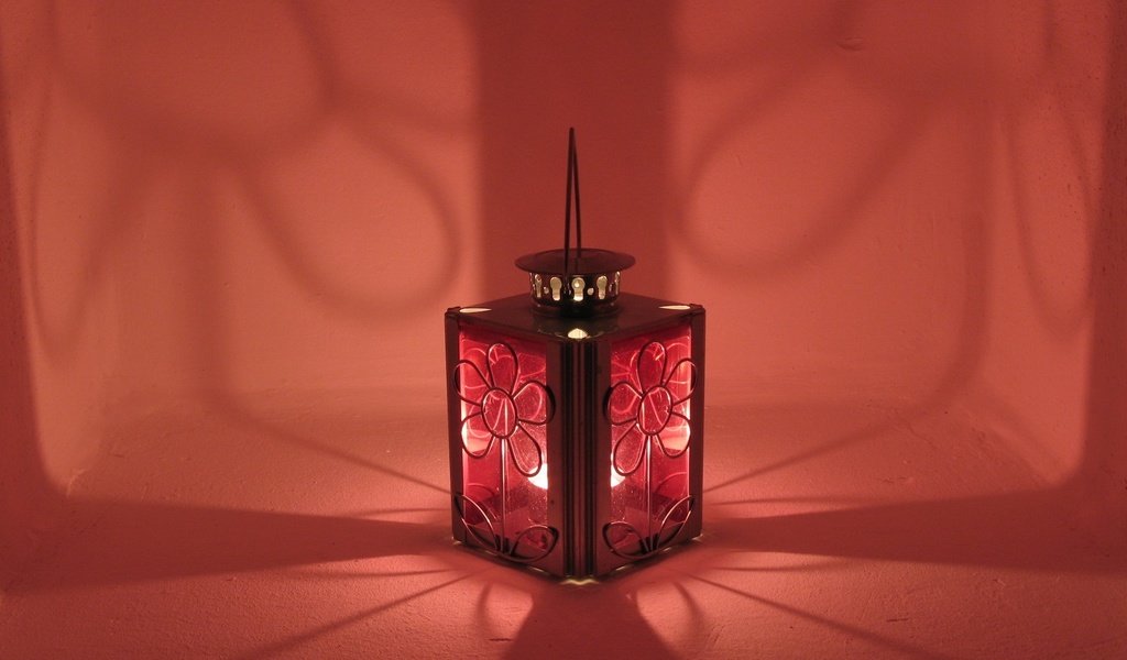 Обои свет, тень, фонарь, розовый, light, shadow, lantern, pink разрешение 1920x1440 Загрузить