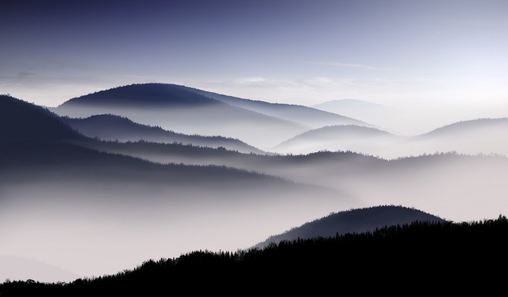 Обои небо, горы, утро, туман, the sky, mountains, morning, fog разрешение 2560x1600 Загрузить