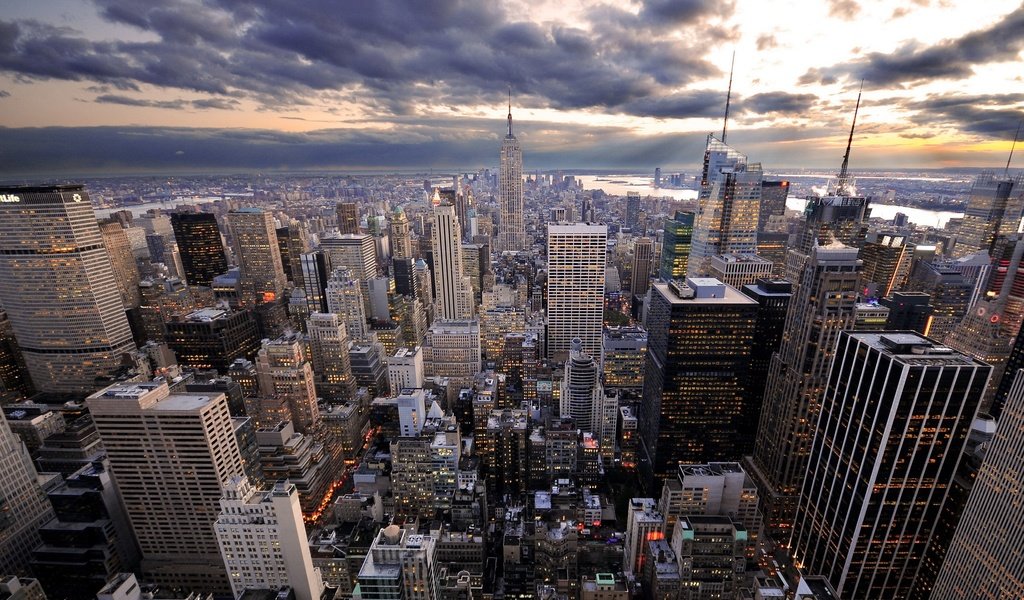 Обои облака, нью-йорк, небоскрёб, clouds, new york, skyscraper разрешение 2560x1600 Загрузить