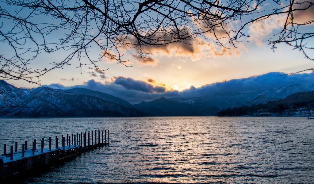 Обои облака, озеро, горы, the lake at nikko, clouds, lake, mountains разрешение 3834x2518 Загрузить