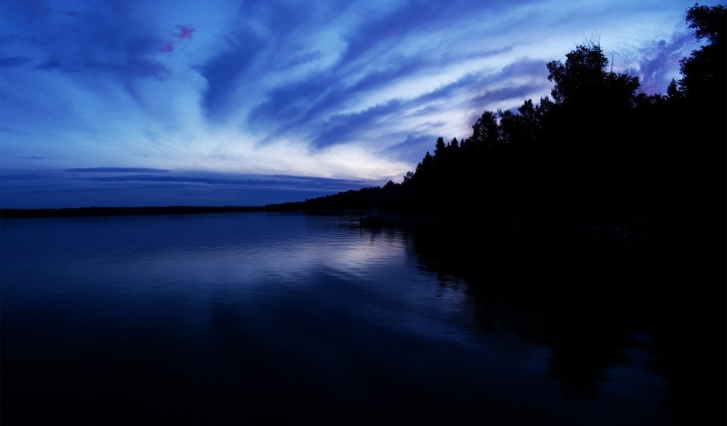 Обои облака, вечер, озеро, синий, clouds, the evening, lake, blue разрешение 2560x1600 Загрузить