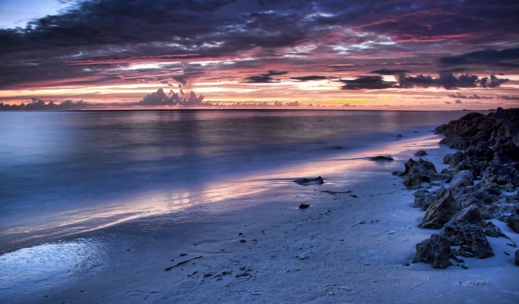 Обои облака, камни, берег, закат, море, clouds, stones, shore, sunset, sea разрешение 2560x1600 Загрузить