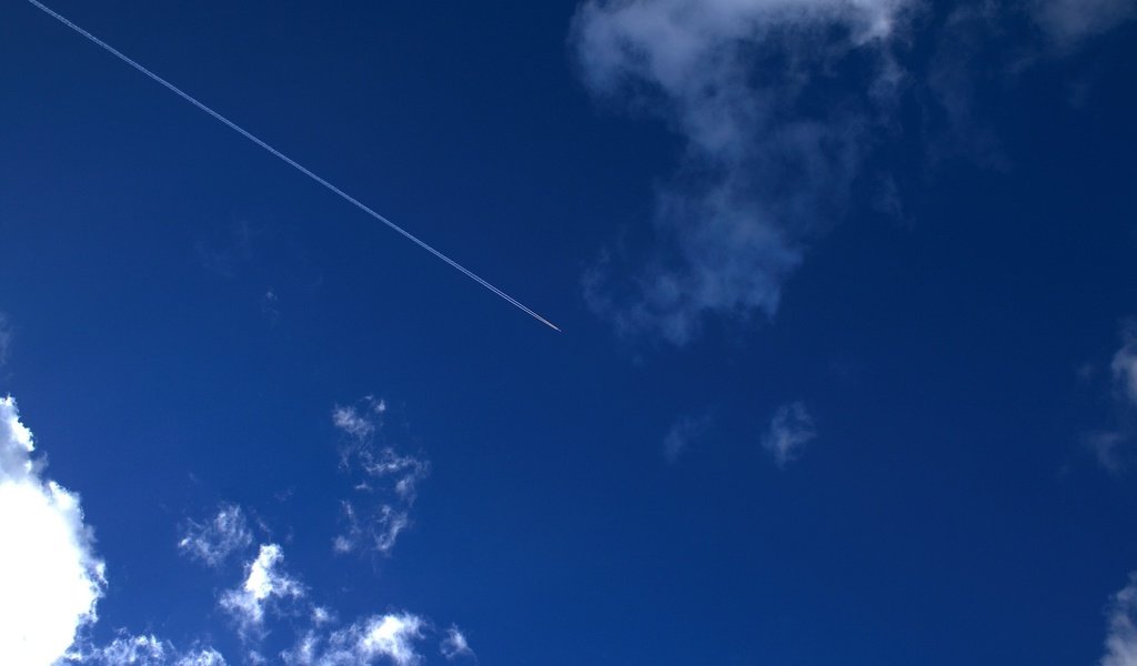 Обои небо, облака, самолет, след, the sky, clouds, the plane, trail разрешение 2560x1600 Загрузить