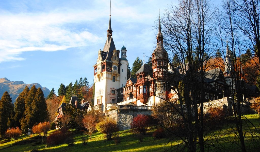 Обои замок, осень, румыния, castle, autumn, romania разрешение 3872x2592 Загрузить