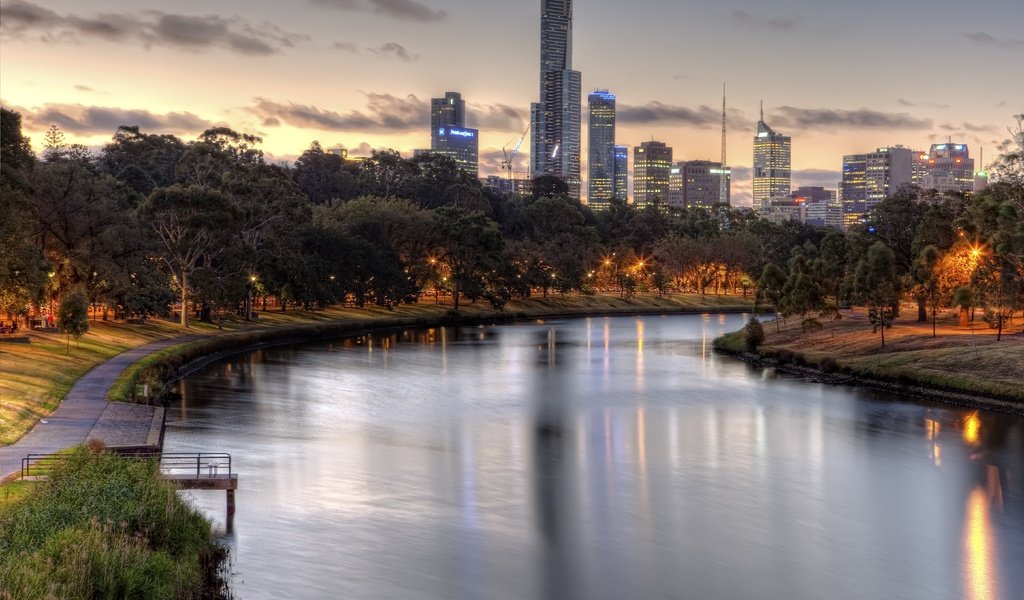 Обои деревья, фонари, вечер, река, yarra river, trees, lights, the evening, river разрешение 5600x3736 Загрузить