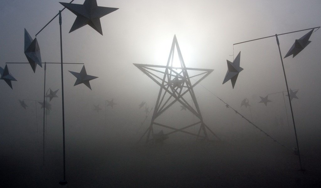 Обои свет, звезды, туман, light, stars, fog разрешение 1920x1440 Загрузить