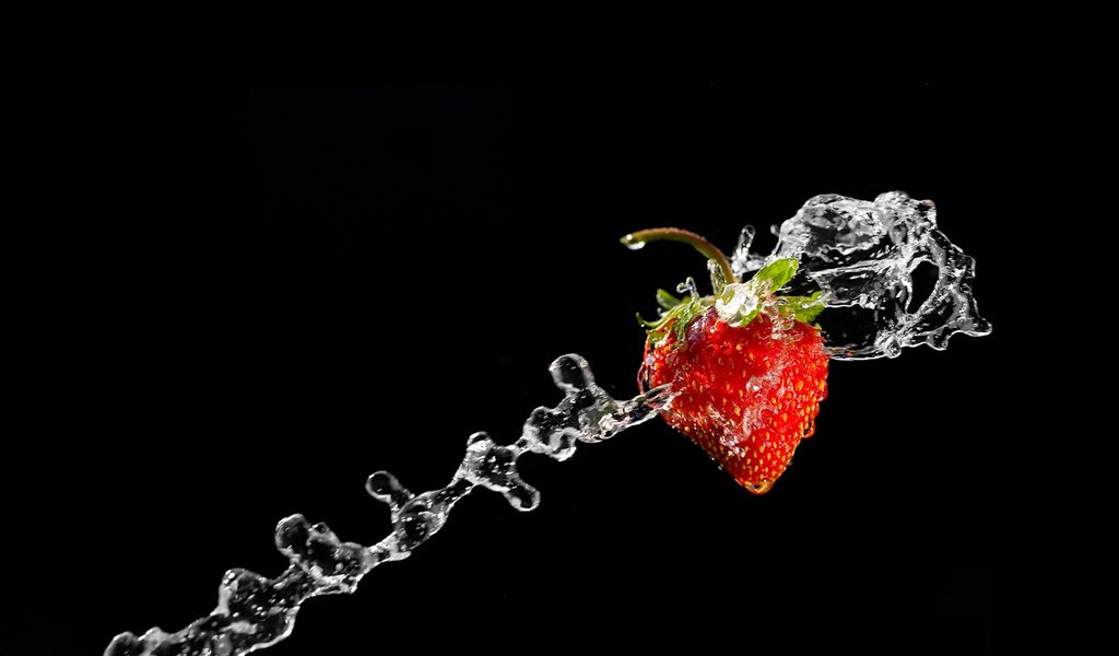 Обои вода, качество, клубника, water, quality, strawberry разрешение 3200x2400 Загрузить