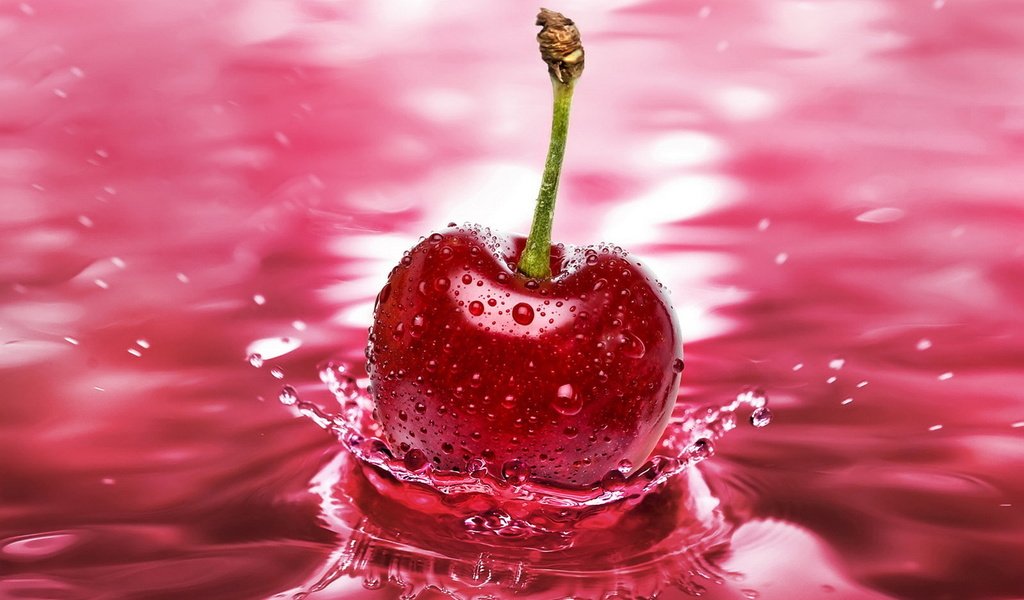 Обои вода, макро, черешня, вишня, всплеск, water, macro, cherry, splash разрешение 1920x1200 Загрузить