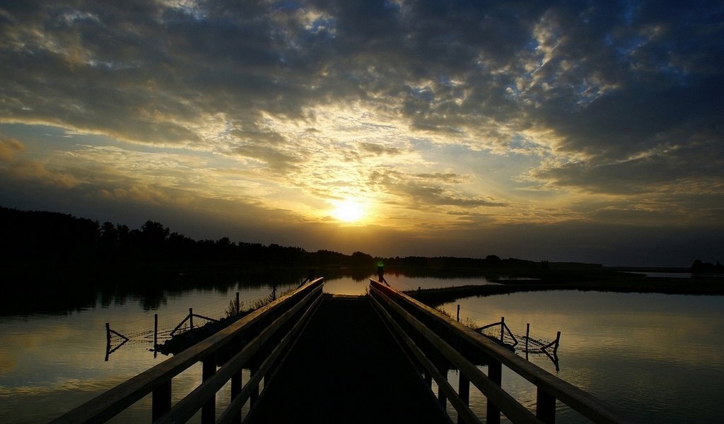 Обои река, природа, закат, пейзаж, деревянный мост, river, nature, sunset, landscape, wooden bridge разрешение 1920x1080 Загрузить