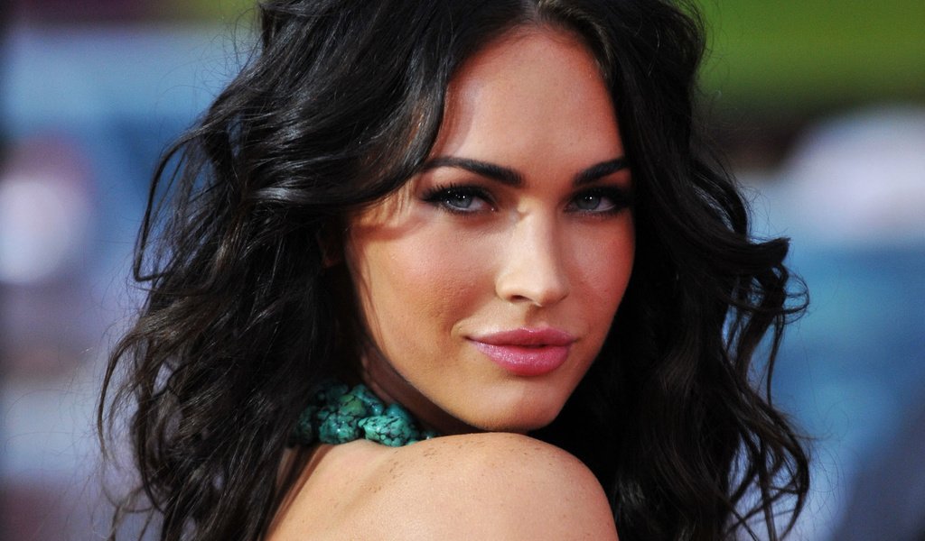 Обои брюнетка, взгляд, меган фокс, волосы, актриса, красотка, brunette, look, megan fox, hair, actress, beauty разрешение 1920x1200 Загрузить