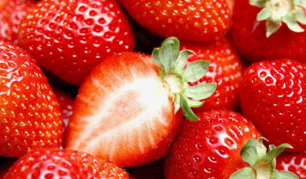 Обои лето, ягода, клубника, вкуснятина, summer, berry, strawberry, yummy разрешение 1920x1200 Загрузить