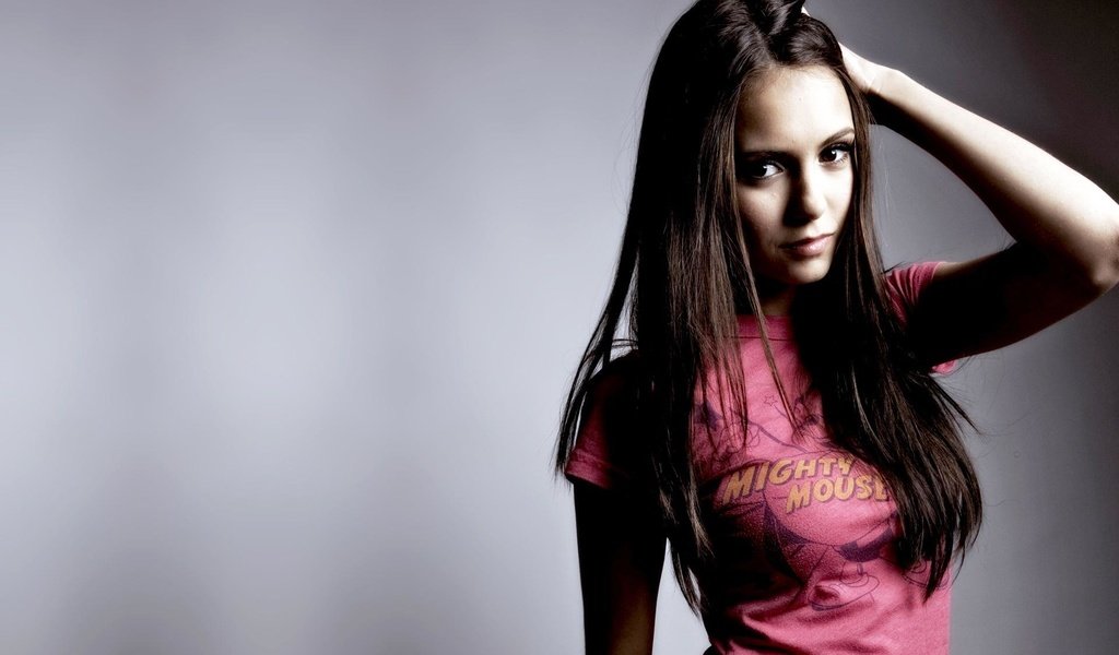 Обои девушка, взгляд, волосы, лицо, актриса, нина добрев, girl, look, hair, face, actress, nina dobrev разрешение 1920x1200 Загрузить