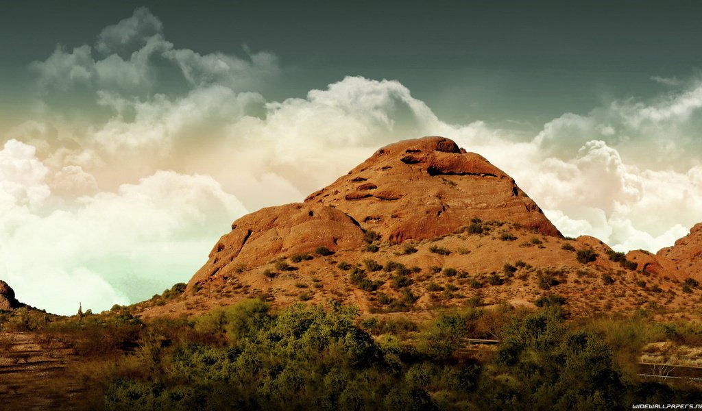 Обои небо, облака, пустыня, гора, вершина, растительность, the sky, clouds, desert, mountain, top, vegetation разрешение 1920x1080 Загрузить