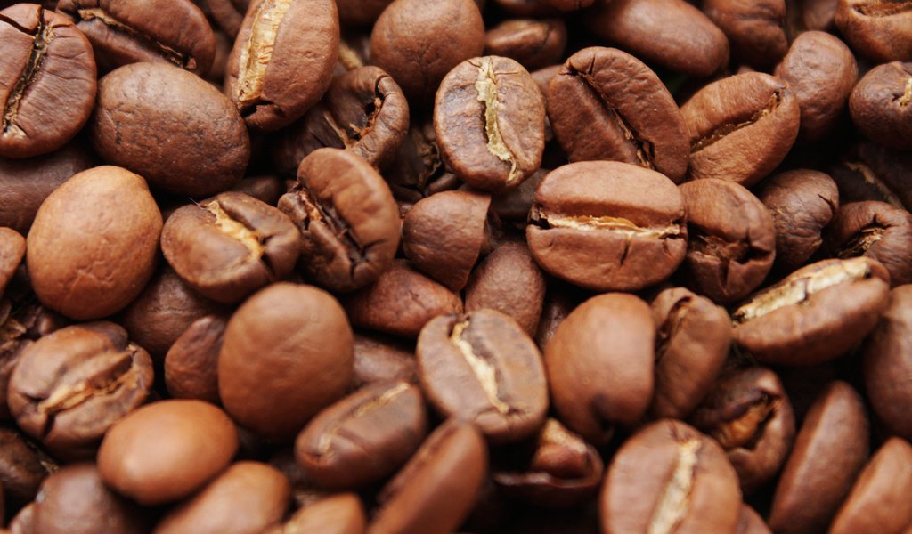 Обои кофе, кофейные зерна, крупным планом, coffee, coffee beans, closeup разрешение 2560x1600 Загрузить